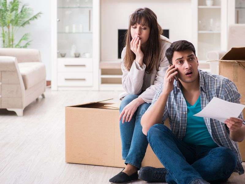 Inquilinos preocupados porque van a ser desahuciados por impago del alquiler