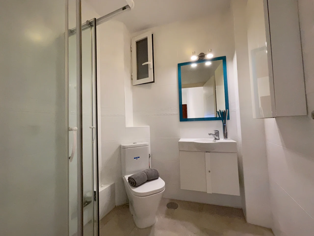 Baño en vivienda de Arganzuela, Madrid, después de home staging